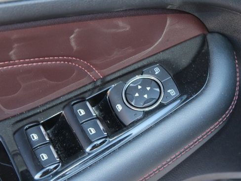 Used 2020 Ford Edge Titanium w/ Equipment Group 301A image 23