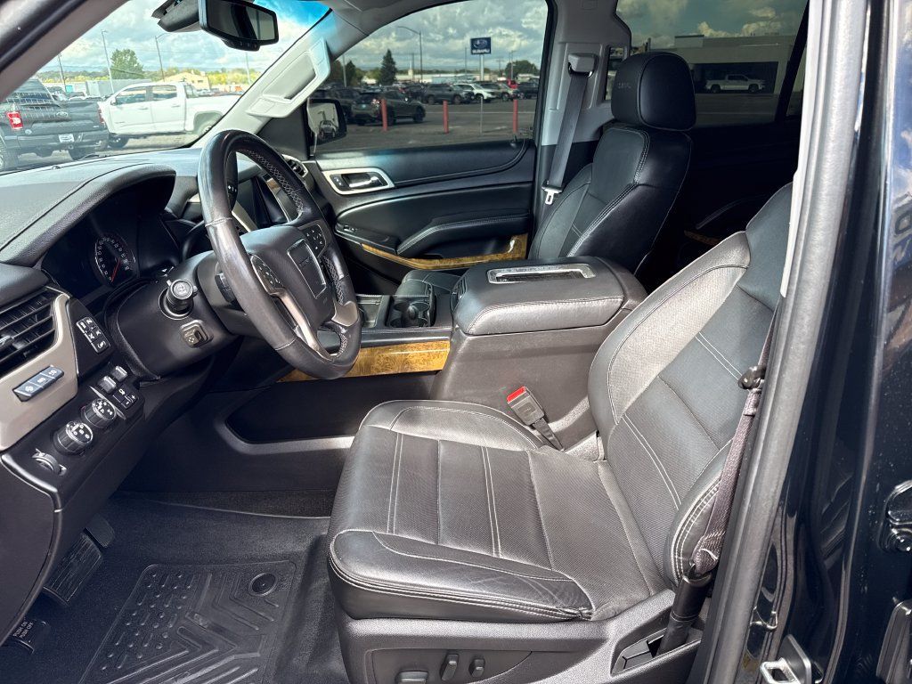 Used 2016 GMC Yukon Denali w/ Open Road Package AWD/4WD image 12