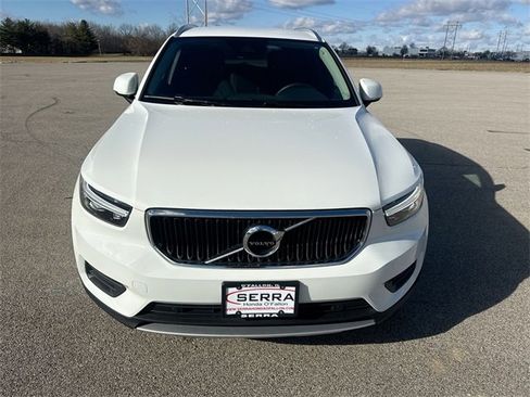 Used 2020 Volvo XC40 T5 Momentum image 16