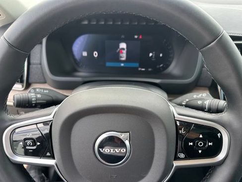 Used 2025 Volvo XC90 B6 Plus AWD/4WD image 31
