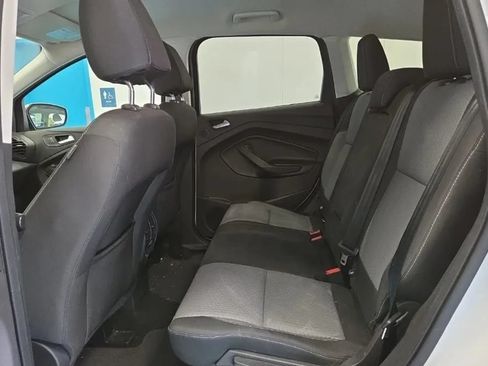 Used 2017 Ford Escape SE w/ Equipment Group 201A AWD/4WD image 5
