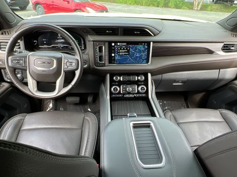 Used 2022 GMC Yukon XL Denali AWD/4WD image 22
