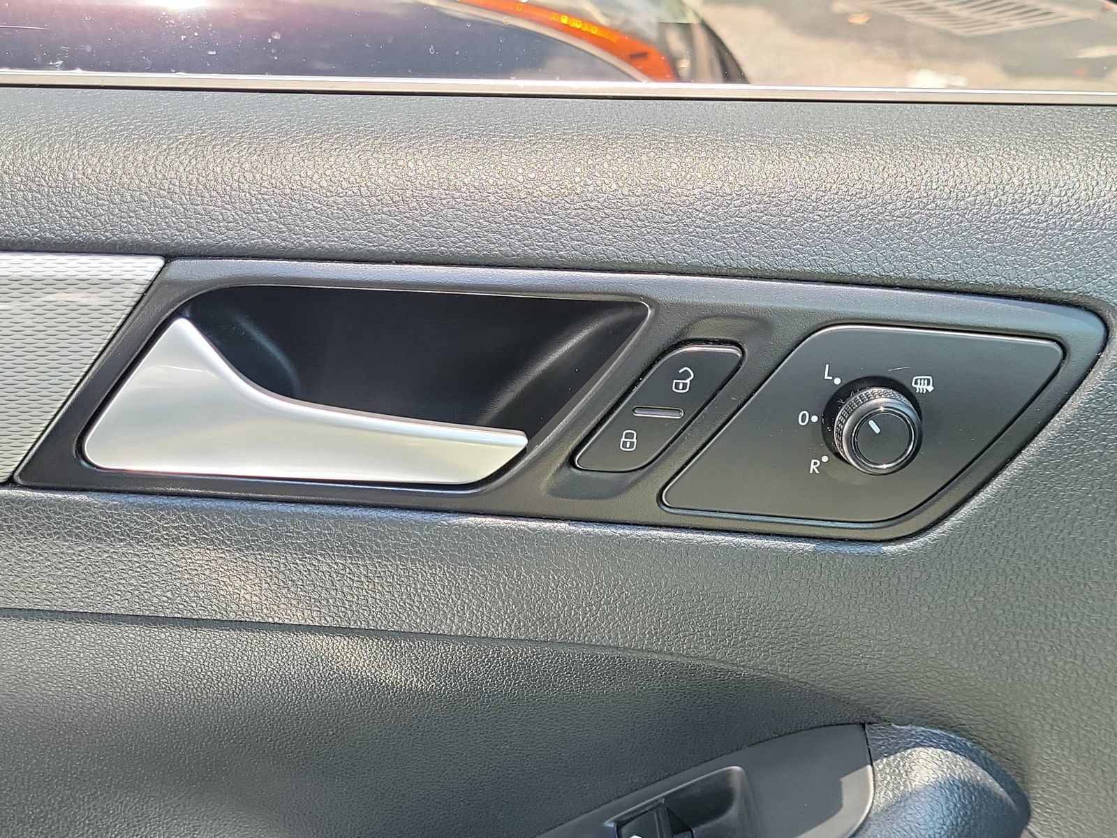 Used 2018 Volkswagen Jetta SE FWD image 16