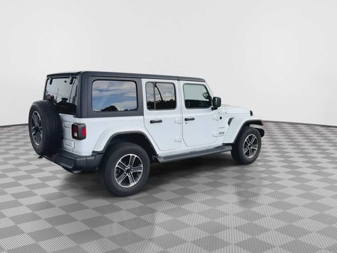 Used 2023 Jeep Wrangler Unlimited Sahara AWD/4WD image 8