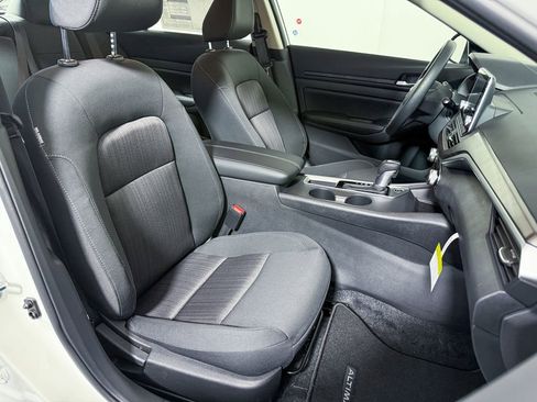 New 2025 Nissan Altima 2.5 SV image 10