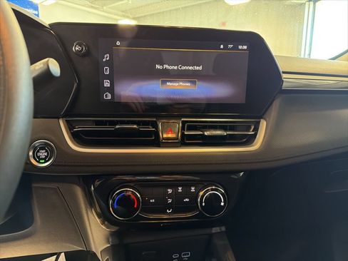 Used 2025 Chevrolet TrailBlazer LT AWD/4WD image 15