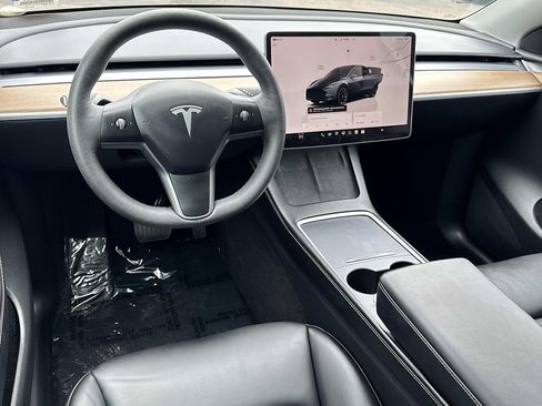 Used 2024 Tesla Model Y Long Range AWD/4WD image 6