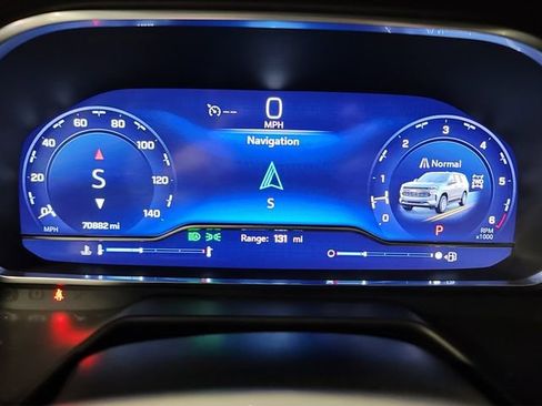 Used 2024 Chevrolet Suburban LT image 26