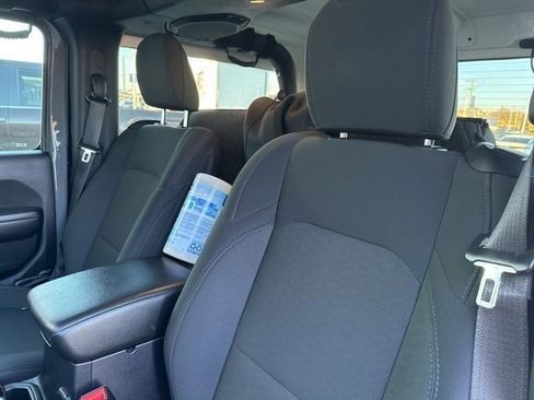 Used 2019 Jeep Wrangler Sport S image 9