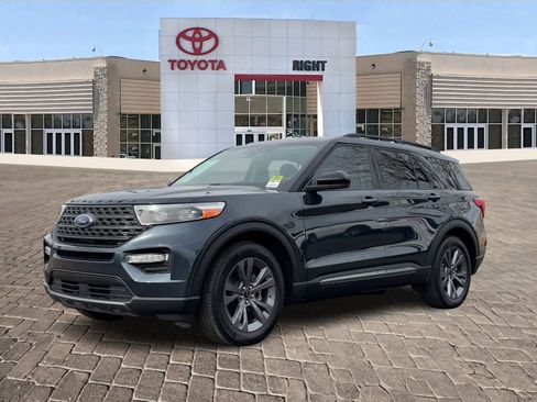 Used 2024 Ford Explorer XLT w/ Equipment Group 202A image 2