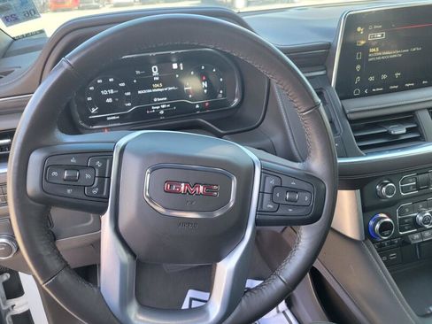 Used 2022 GMC Yukon XL SLT w/ SLT Premium Package image 21