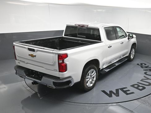 Used 2022 Chevrolet Silverado 1500 LTZ w/ LTZ Premium Package image 17