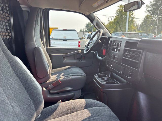 Used 2025 Chevrolet Express 2500 w/ Driver Convenience Package RWD image 10