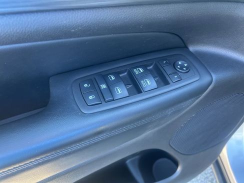 Used 2021 Jeep Grand Cherokee Laredo image 34