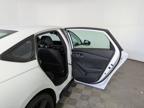 Used 2023 Honda Accord Sport image 32