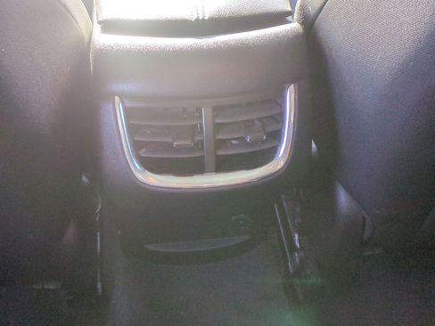 Used 2021 Chevrolet Malibu LT image 28