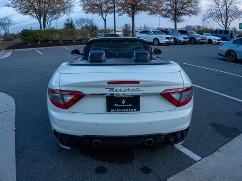 Used 2013 Maserati GranTurismo Sport image 33