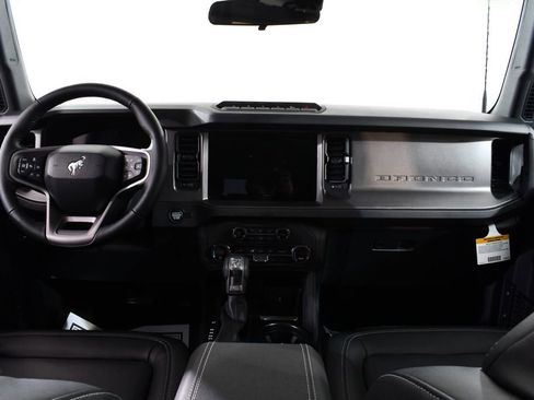 New 2025 Ford Bronco Badlands image 7