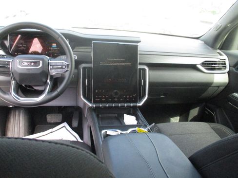 Used 2025 GMC Acadia Elevation image 14