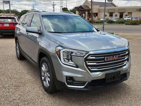 Used 2024 GMC Terrain SLT image 4