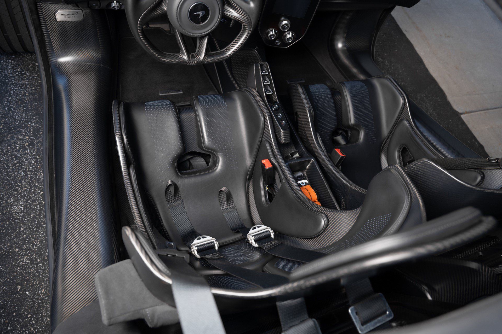 Used 2019 McLaren Senna RWD image 85