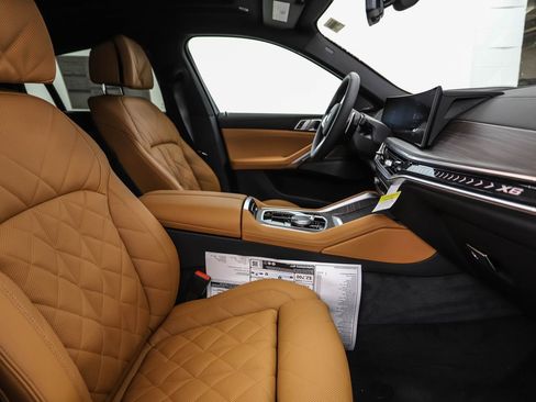 New 2026 BMW X6 xDrive40i w/ Climate Comfort Package image 30