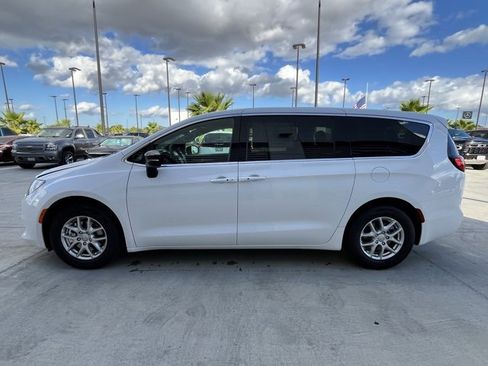 New 2026 Chrysler Voyager LX image 4