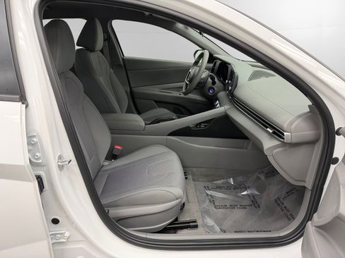 Certified 2023 Hyundai Elantra SE image 15