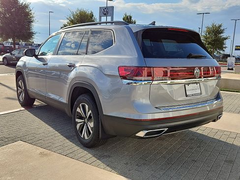 New 2026 Volkswagen Atlas SE image 2