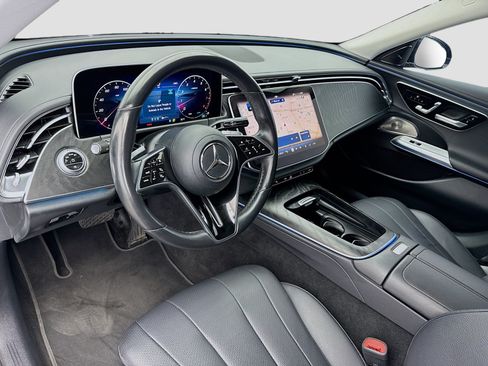 Used 2024 Mercedes-Benz E 350 4MATIC Sedan image 7