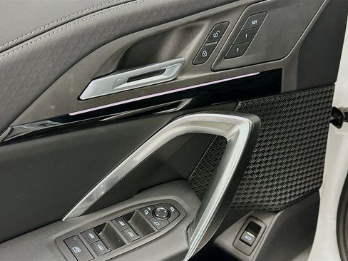 Used 2025 BMW X2 xDrive28i image 15