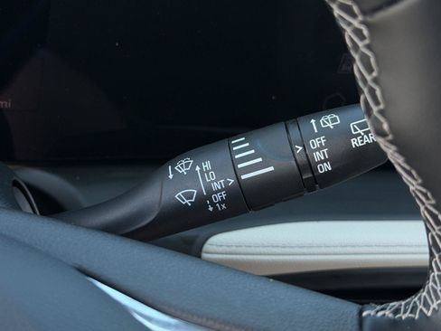 Used 2025 Buick Encore GX Avenir AWD/4WD image 17