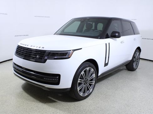 New 2026 Land Rover Range Rover SE image 4