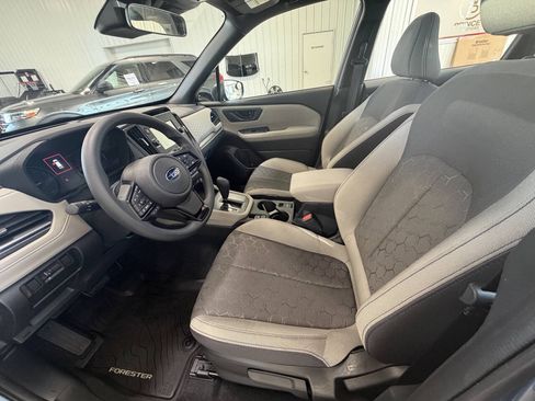 Used 2025 Subaru Forester AWD/4WD image 12