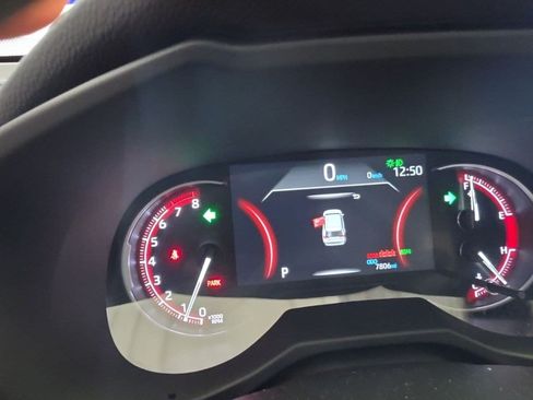 Used 2025 Toyota RAV4 XLE Premium FWD image 9