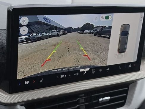 Used 2025 Ford Explorer Active image 25