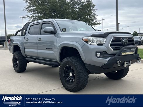 Used 2019 Toyota Tacoma SR5 AWD/4WD image 1