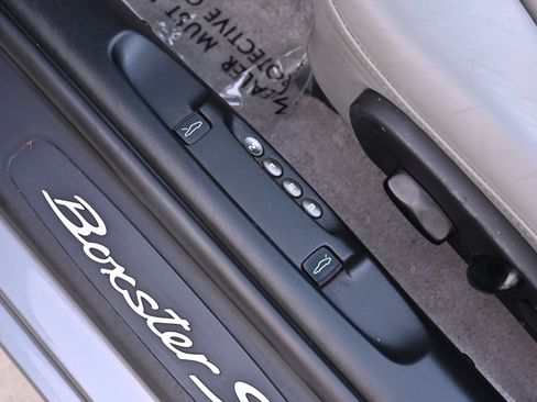 Used 2001 Porsche Boxster S RWD image 43