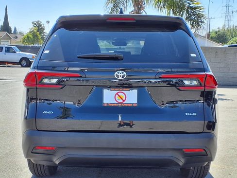 Certified 2025 Toyota Grand Highlander AWD image 5