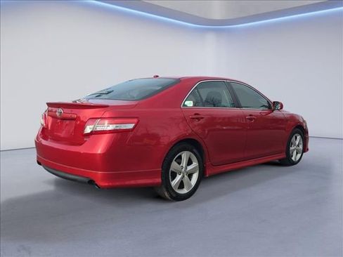 Used 2010 Toyota Camry SE image 5