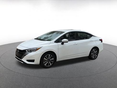 Used 2025 Nissan Versa SV image 8