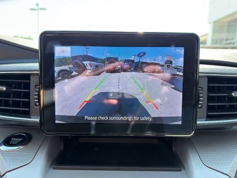 Used 2023 Ford Explorer XLT w/ Equipment Group 202A AWD/4WD image 27