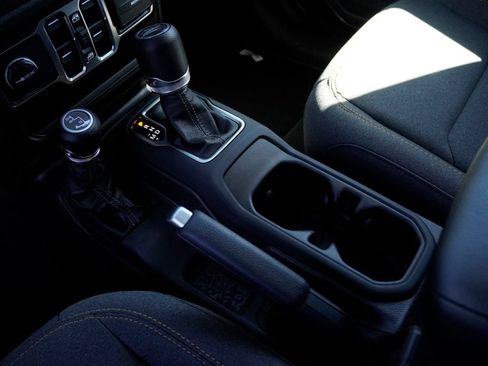 New 2026 Jeep Gladiator Sport AWD/4WD image 18