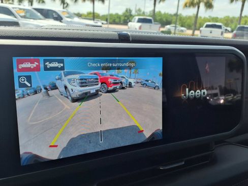 Used 2024 Jeep Gladiator Rubicon w/ Technology Group AWD/4WD image 19