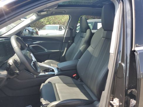 Used 2025 Audi Q5 Premium Plus w/ Premium Plus AWD/4WD image 18