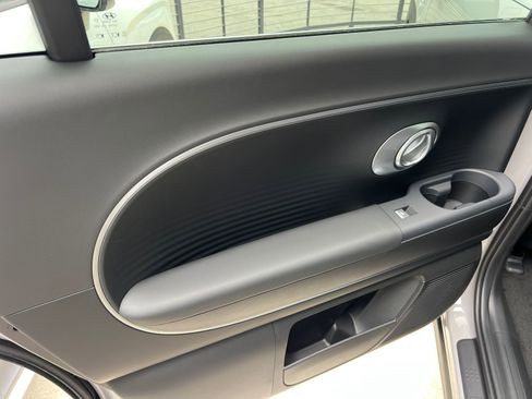 New 2026 Hyundai Ioniq 9 SE image 13