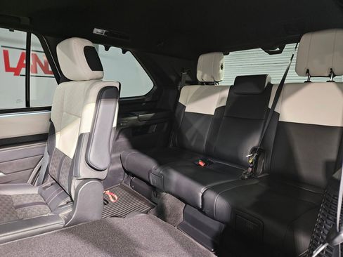 Used 2025 Toyota Sequoia Capstone image 39