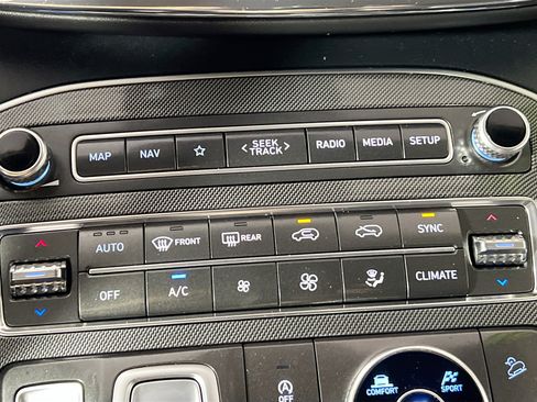 Used 2021 Hyundai Santa Fe SEL w/ Convenience + Premium Package AWD/4WD image 26