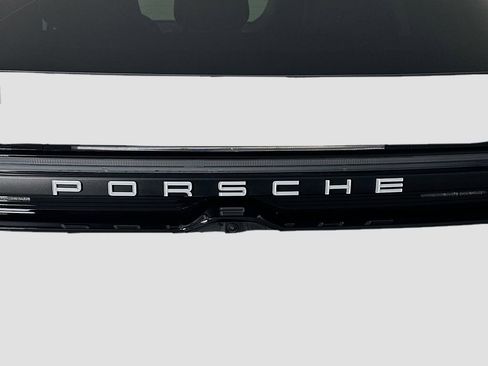Certified 2025 Porsche Macan 4S Electric image 34