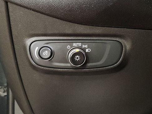 Used 2020 Chevrolet Equinox LT image 41